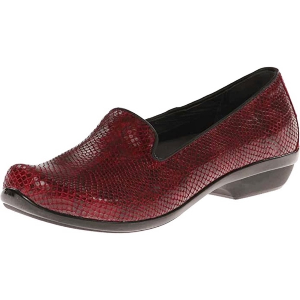 Dansko Size EU 40 Olivia Snake Wine Red Slip On Loafers